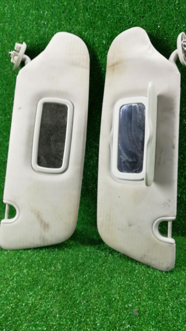 козырек солнцезащитный Dodge Grand caravan 5 поколение 2010, 3.6 л., бензин, АКПП, минивэн, передний привод - фото №1