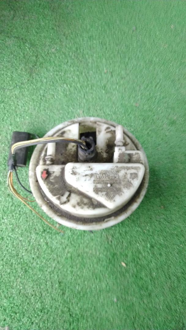 датчик уровня топлива Renault Clio 2 поколение 1999, 1.9 л., F8Q 632, дизель, МКПП, хетчбэк 3 дв. - фото №1