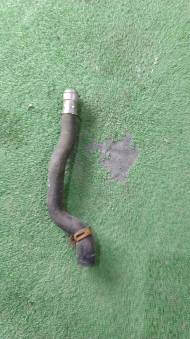 патрубок отопителя (печки) Renault Clio 2 поколение 1999, 1.9 л., F8Q 632, дизель, МКПП, хетчбэк 3 дв. - фото №1