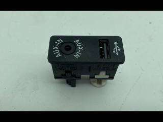 разъем AUX / USB BMW 1 серия F20/F21 [2-й рестайлинг] F21 2017, 3.0 л., бензин, АКПП, купе, правый руль, 9229246