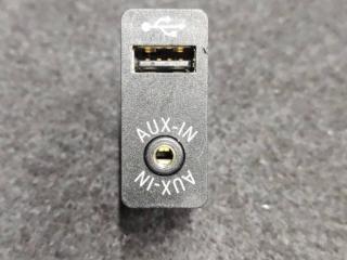разъем AUX / USB BMW 5 серия F07/F10/F11 [рестайлинг] 2013, 3.0 л., N55 B30 A, бензин, МКПП, седан, 84109237653
