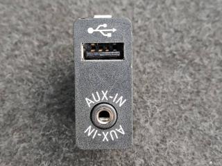разъем AUX / USB BMW 7 серия F01/F02 [рестайлинг] 2015, 4.4 л., бензин, АКПП, чёрный, седан, полный привод, 9237653