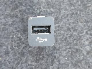 разъем AUX / USB BMW 5 серия F07/F10/F11 2011, 3.0 л., бензин, АКПП, седан, 9167196