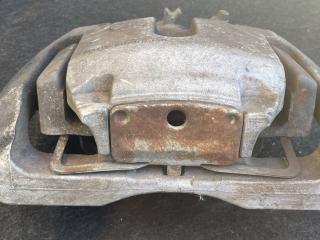 суппорт передний левый BMW 5 серия F07/F10/F11 2011, 3.0 л., i, N55 B30 A, бензин, АКПП, серый, седан, полный привод