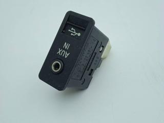 разъем AUX / USB BMW 5 серия F07/F10/F11 F10 2011, 3.5 л., бензин, АКПП, седан, 9129651