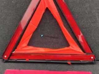 знак аварийной остановки BMW 5 серия F07/F10/F11 F10 2011, 2.0 л., дизель, АКПП, седан, правый руль, 6770487