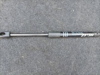 амортизатор капота BMW 6 серия F12/F13 [рестайлинг] F06 2016, 4.0 л., дизель, АКПП, красный, седан, задний привод, правый руль, 7309117