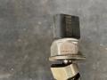 топливная рампа BMW 5 серия F07/F10/F11 2010, 4.4 л., бензин, АКПП, хетчбэк 5 дв., 7537319 - фото №2