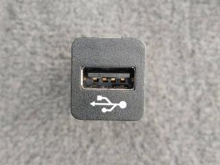 разъем AUX / USB BMW 3 серия F30/F31 [рестайлинг] F31 2018, 3.0 л., N55 B30 A, бензин, АКПП, универсал, 9237656