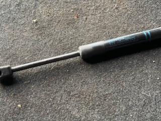 амортизатор капота BMW 3 серия F30/F31/F34 F30 2012, 2.0 л., N20 B20 A, бензин, АКПП, черный, седан, задний привод, правый руль, 7255812