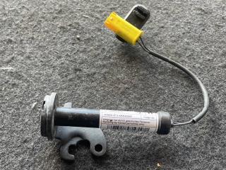 пиропатрон петли капота BMW 6 серия F06/F12/F13 F06 2014, 4.0 л., дизель, a300, седан, 7263056