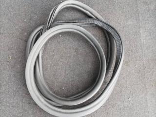 уплотнитель двери BMW 5 серия G30/G31 G31 2017, 3.0 л., B57 D30 A, дизель, АКПП, универсал, полный привод, 7337003