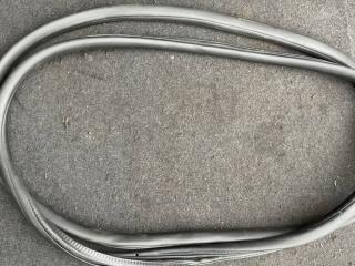уплотнитель двери Porsche Cayenne 958 [рестайлинг] 958 2016, 3.0 л., гибрид, АКПП, внедорожник 5 дв., полный привод, 7P0867365