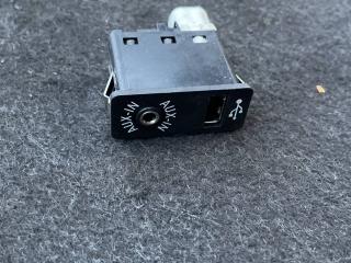 разъем AUX / USB BMW 5 серия F10/F11 [рестайлинг] F10 2015, 3.0 л., N57 D30 A, дизель, АКПП, 416, седан, задний привод, правый руль, 9237653