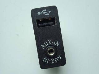 разъем AUX / USB BMW 5 серия F10/F11 [рестайлинг] 2015, 3.0 л., дизель, АКПП, седан, задний привод, 9237653