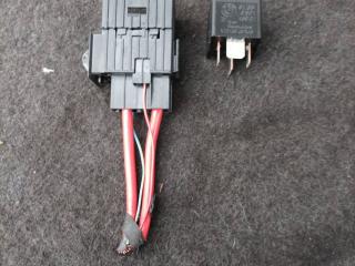 реле (прочие) BMW 5 серия F07/F10/F11 2011, 3.0 л., N57 D30 A, дизель, АКПП, хетчбэк 5 дв., задний привод, правый руль, 6901469, 8380420