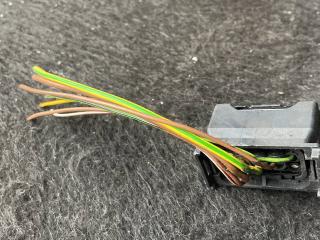 разъем (фишка) проводки BMW 7 серия F01/F02 [рестайлинг] F02 2014, 3.0 л., N57 D30 A, дизель, АКПП, серый, седан, задний привод, правый руль, 6925638