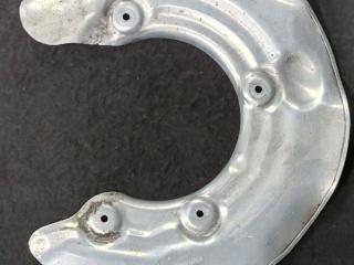 защитный кожух тормозного механизма BMW X3 G01 2021, 2.0 л., B47 D20 B, дизель, АКПП, 475 black-sapphire metallic, внедорожник 5 дв., полный привод, правый руль, 6870531