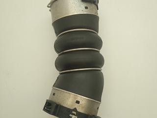 патрубок интеркулера BMW 3 серия F30/F31/F34 [рестайлинг] F30 2015, 3.0 л., N57 D30 A, дизель, АКПП, a300, седан, полный привод, правый руль, 8513450