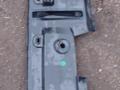 подкапотный пластик BMW 5 серия G30/G31 G30 2018, 3.0 л., B57 D30 A, дизель, АКПП, синий, седан, полный привод, правый руль, 7349605 - фото №2