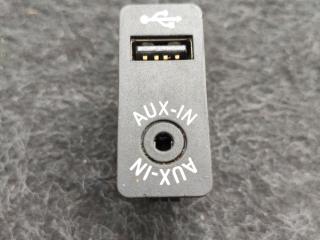 разъем AUX / USB BMW 4 серия F32/F33 F32 2016, 2.0 л., N47 D20 C, дизель, АКПП, 475, купе, задний привод, правый руль, 9229246