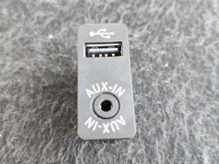 разъем AUX / USB BMW 3 серия F30/F31 [рестайлинг] F30 2017, 2.0 л., i, B48 B20 A, бензин, МКПП, 475, седан, задний привод, правый руль, 9229246