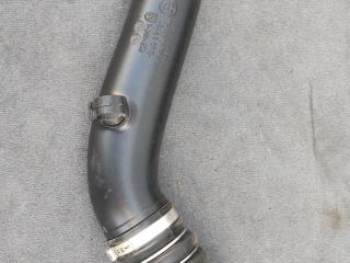патрубок интеркулера BMW Z4 E89 (2009 - 2016), 2.0 л., i, N20 B20 B, бензин, МКПП, b39 mineral-grau metallic, родстер, задний привод, правый руль, 7588283