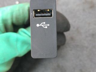 разъем AUX / USB BMW 2 серия Gran Tourer F46 [рестайлинг] F46 2020, 1.5 л., B37 C15 A, дизель, минивэн, правый руль, 84106820397, 6820397