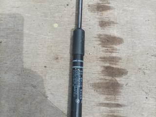 амортизатор капота BMW M8 F91/92 F91 2020, 4.4 л., i, S63 B44 B, бензин, АКПП, 490, кабриолет, полный привод, правый руль, 7419041