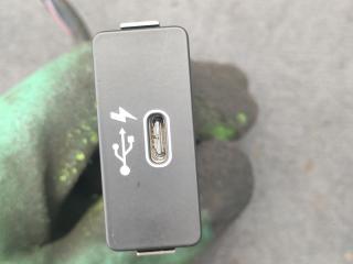 разъем AUX / USB BMW 1 серия F40 2022, 1.6 л., дизель, АКПП, 475, хетчбэк 5 дв., передний привод, правый руль, 8711939