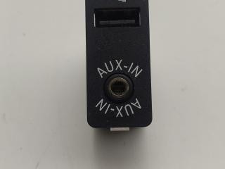 разъем AUX / USB BMW 5 серия F07/F10/F11 2011, 3.0 л., N57 D30 A, дизель, АКПП, седан, 9237653