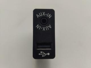 разъем AUX / USB BMW 5 серия F07/F10/F11 2011, 3.0 л., N57 D30 A, дизель, АКПП, седан, 9229247