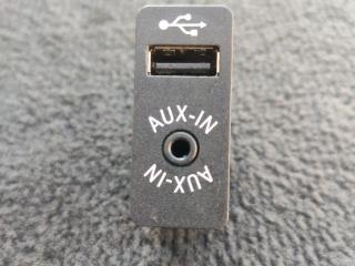 разъем AUX / USB BMW i3 L01 I01 2014, 0.6 л., бензин, электро, задний привод, правый руль, 9266607
