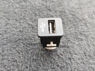 разъем AUX / USB BMW 2 серия F44 2020, 1.5 л., i, B38 A15 A, бензин, АКПП, седан, передний привод, 9229294