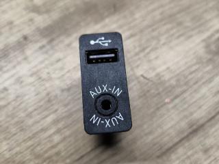 разъем AUX / USB BMW 3 серия F30/F31 [рестайлинг] F30 2016, 2.0 л., B47 D20 A, дизель, МКПП, седан, 9229246