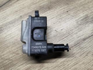 активатор замка крышки топливного бака BMW X5 G05 2021, 4.0 л., B58B30C, гибрид, АКПП, 475 black-sapphire metallic, внедорожник 5 дв., полный привод, 7349075
