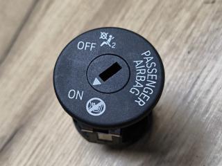 замок подушки безопасности в торпеде BMW X5 G05 2021, 4.0 л., B58B30C, гибрид, АКПП, 475 black-sapphire metallic, внедорожник 5 дв., полный привод, 9483731