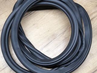 уплотнитель двери BMW X5 G05 2021, 4.0 л., B58B30C, гибрид, АКПП, 475 black-sapphire metallic, внедорожник 5 дв., полный привод, 7428678