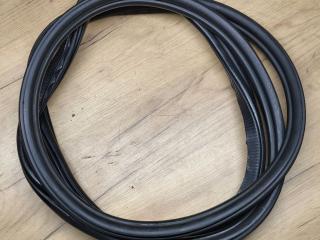 уплотнитель двери BMW X5 G05 2021, 4.0 л., B58B30C, гибрид, АКПП, 475 black-sapphire metallic, внедорожник 5 дв., полный привод, 7428678