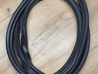 уплотнитель двери BMW X5 G05 2021, 4.0 л., B58B30C, гибрид, АКПП, 475 black-sapphire metallic, внедорожник 5 дв., полный привод, 7428696