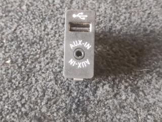 разъем AUX / USB BMW i3 L01 I01 2016, бензин, электро, a300, задний привод, 9266607