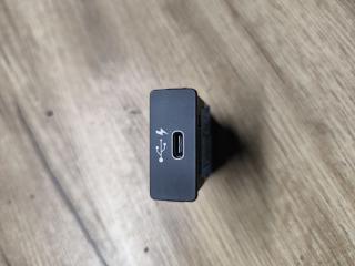 разъем AUX / USB BMW 8 серия G14/G15 G15 2020, 3.0 л., бензин, black sapphire metallic (475), купе, задний привод, 8711939, 84108711939