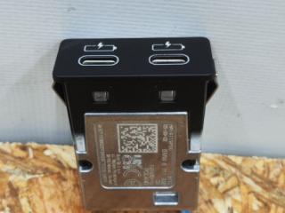 разъем AUX / USB BMW M4 G82/G83 G82 2022, 3.0 л., S58B30A, бензин, c4p, купе, задний привод, 8711938, 84108711938