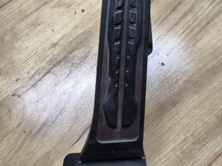 педаль BMW M8 F91/92 F93 2020, 4.4 л., S63 B44 B, бензин, АКПП, седан, полный привод, 35426871053, 6871053