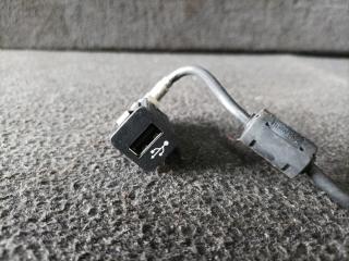 разъем AUX / USB BMW 6 серия F06/F12/F13 F13 2012, 4.0 л., дизель, a82, купе, задний привод, 9237656