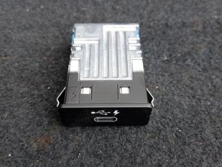 разъем AUX / USB BMW X5 G05 2021, 3.0 л., гибрид, АКПП, c27, внедорожник 5 дв., полный привод, 8711939