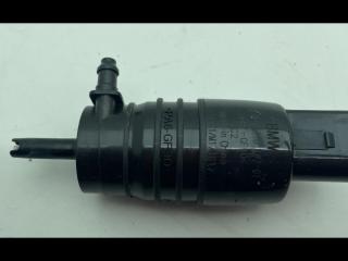 насос (моторчик) омывателя стекла BMW 1 серия F20/F21 [2-й рестайлинг] 2018, 3.0 л., i, B58 B30 A, бензин, АКПП, хетчбэк 5 дв., задний привод, правый руль, 7310117