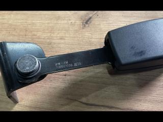 замок ремня безопасности BMW 7 серия F01/F02 [рестайлинг] 2013, 4.4 л., бензин, АКПП, черный, седан, 7220857