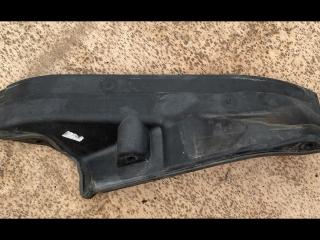 планка под капот BMW 6 серия F06/F12/F13 F12 2011, 4.4 л., N63 B40 A, бензин, АКПП, купе, полный привод, 7211464