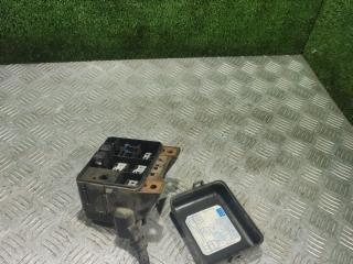 блок предохранителей Toyota Picnic 1 поколение 2000, 2.2 л., дизель, МКПП, минивэн